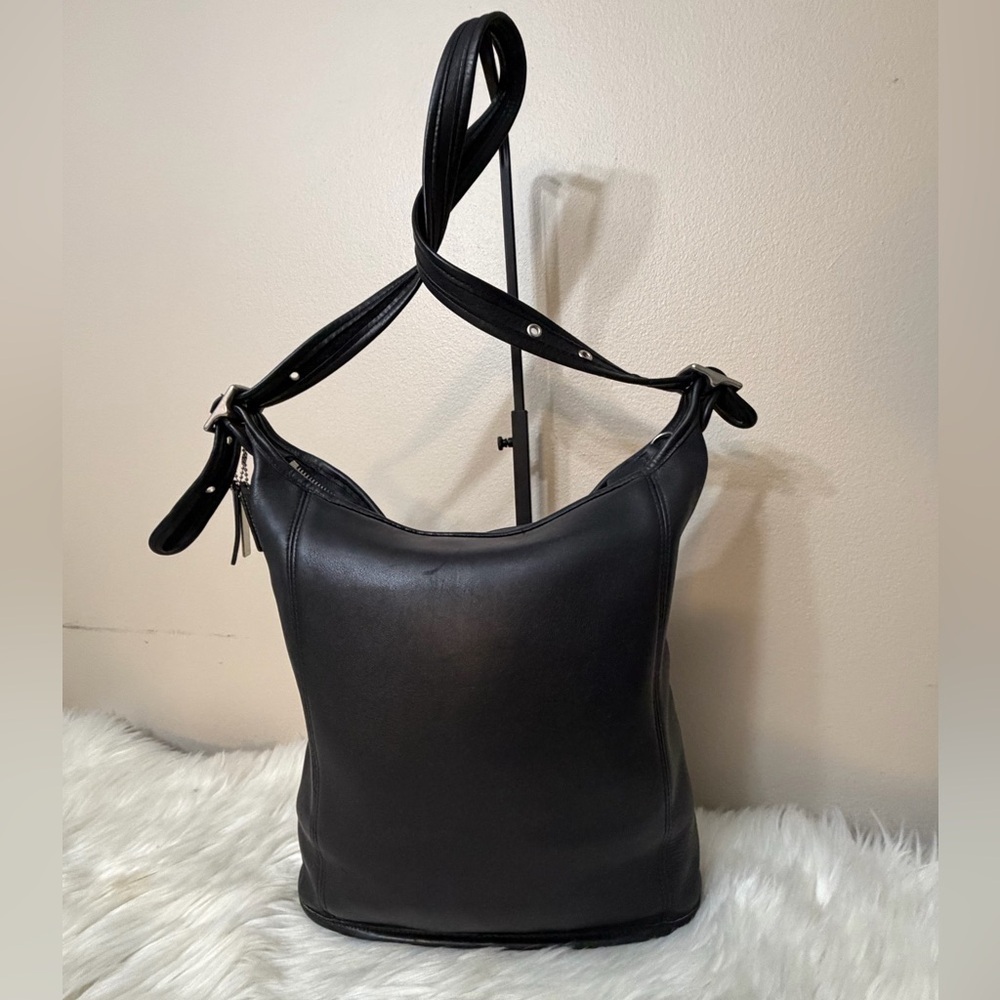 Vintage COACH (# 9060) "Legacy Slim Duffle Sac" Black Leather Shoulder bag - Picture 2 of 10
